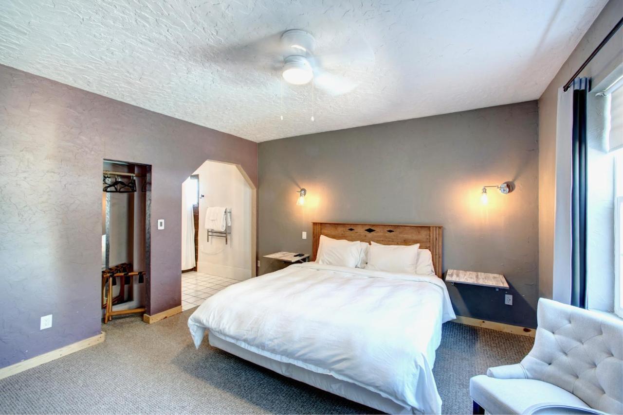 Eagle'S Landing Lodge Кастер Номер фото