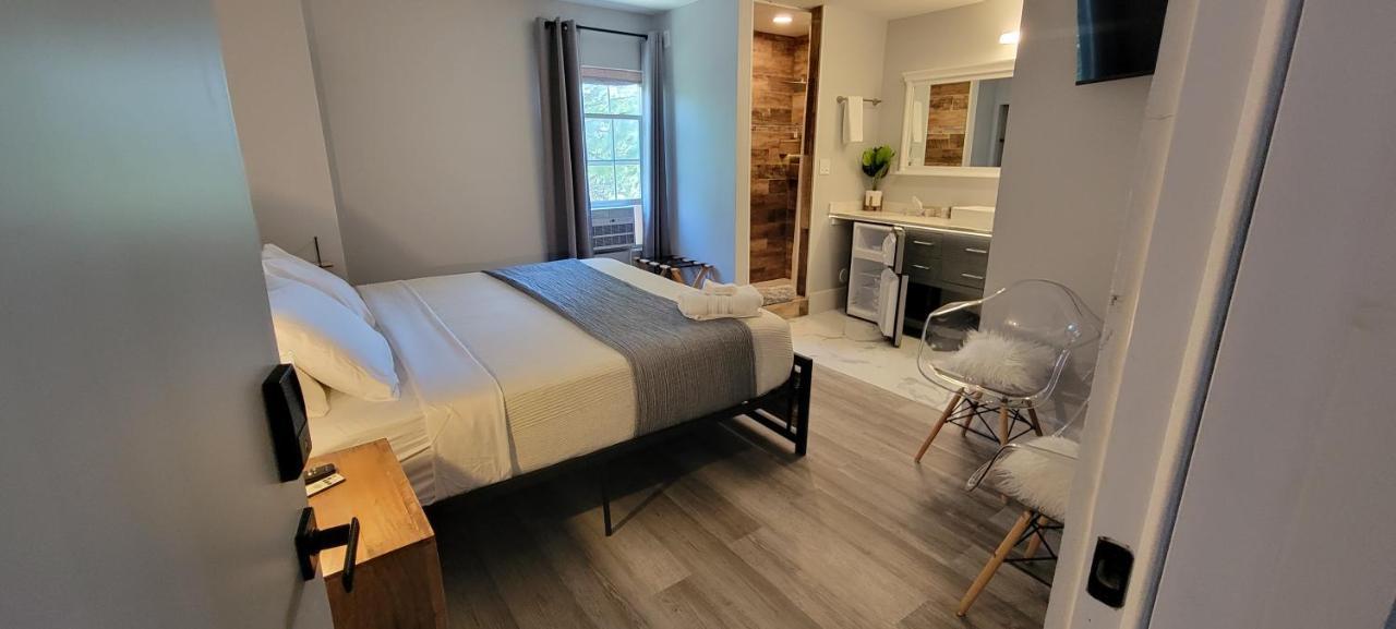 Eagle'S Landing Lodge Кастер Екстер'єр фото