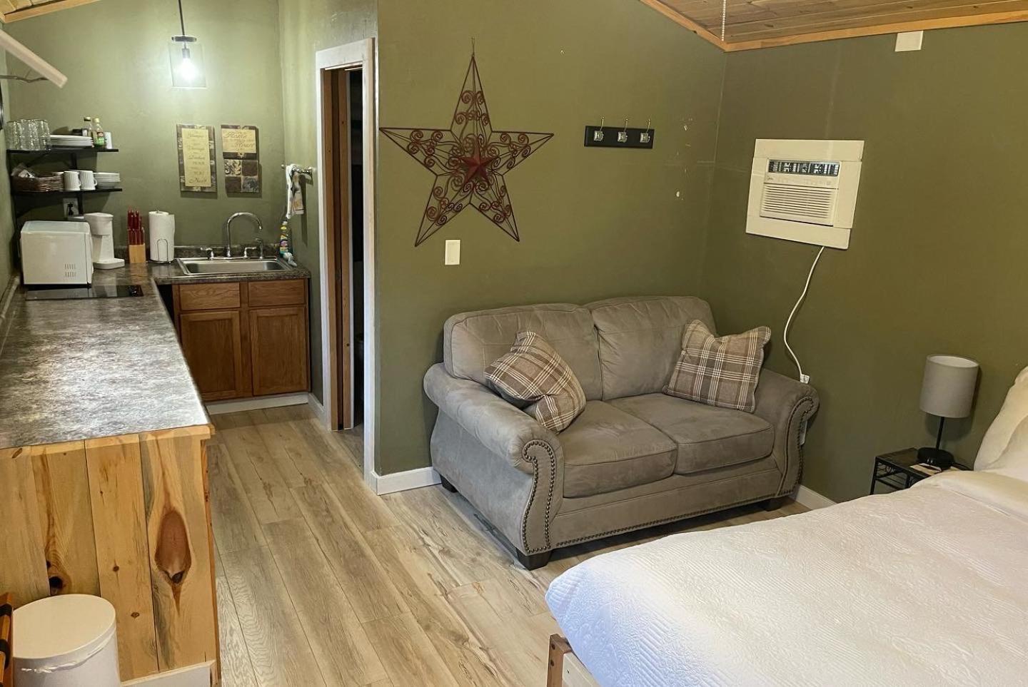 Eagle'S Landing Lodge Кастер Екстер'єр фото